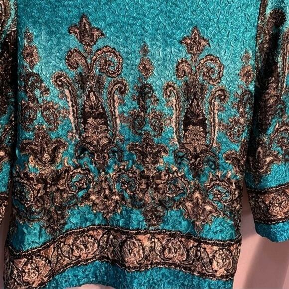 Joni B Textured Abstract Design Button Down Blouse . Size Medium. - Picture 5 of 7